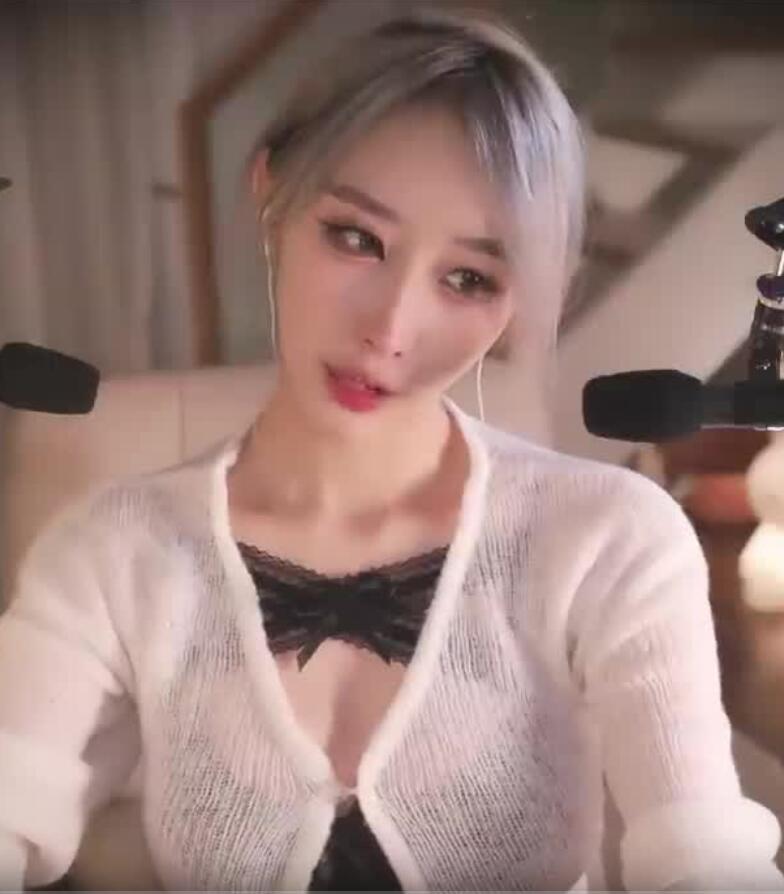 01124621.jpg ASMR 女友深夜的耳疗照顾 周童潼