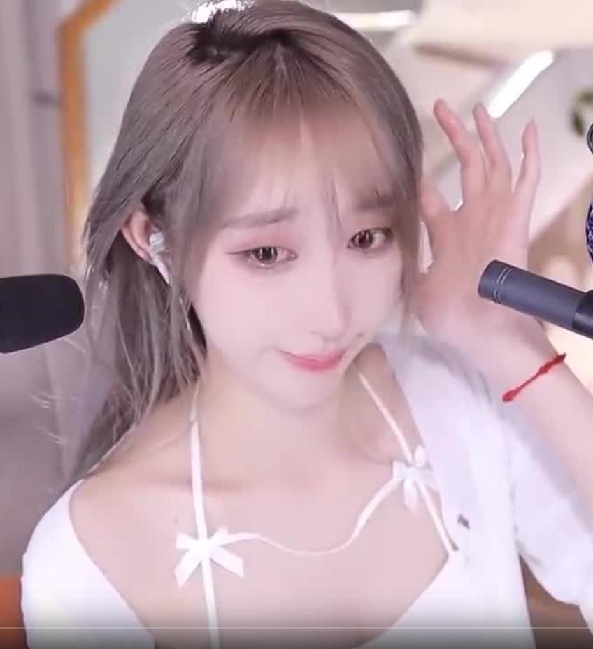 07084454.jpg ASMR 舒服的耳边吹气,头部按摩周童潼