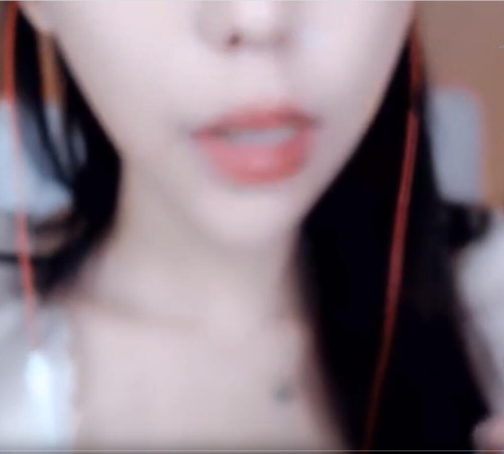 20153342.jpg 酥酥学姐ASMR手电筒的照耀